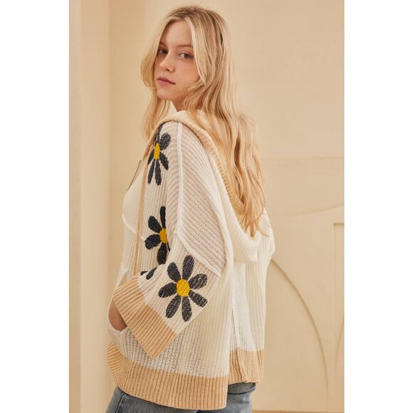 Hooded Floral Crochet Quarter Sleeve Top - Picture 3 of 12